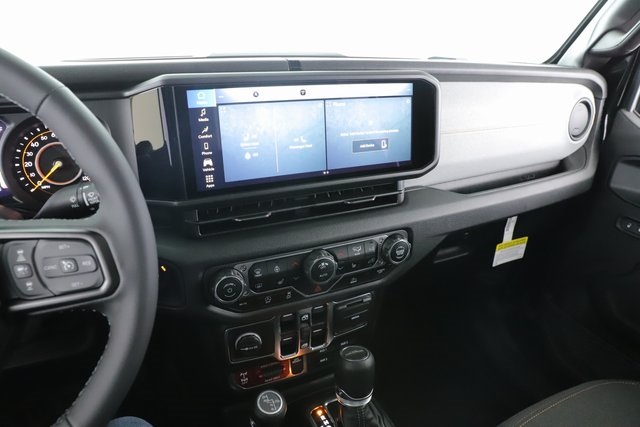 2025 Jeep Gladiator Willys photo 24