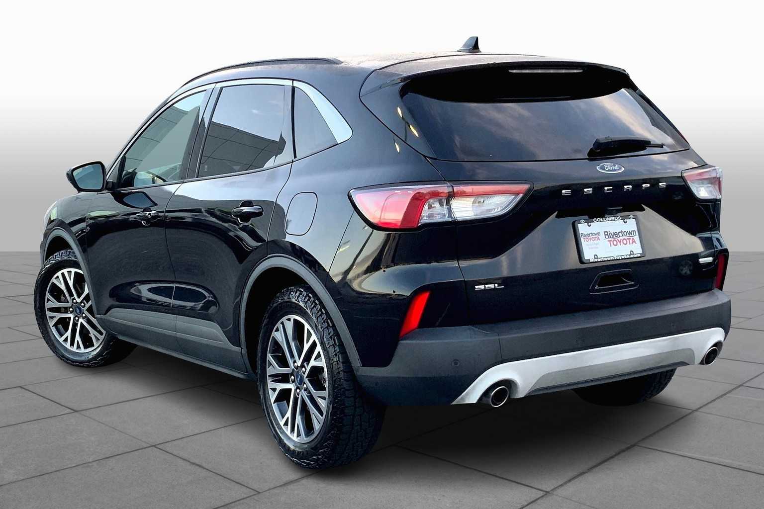 2020 Ford Escape SEL photo 11