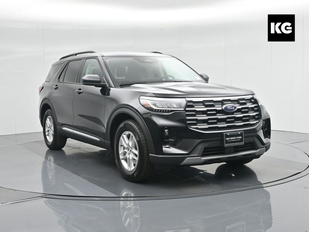 2025 Ford Explorer Active's photo