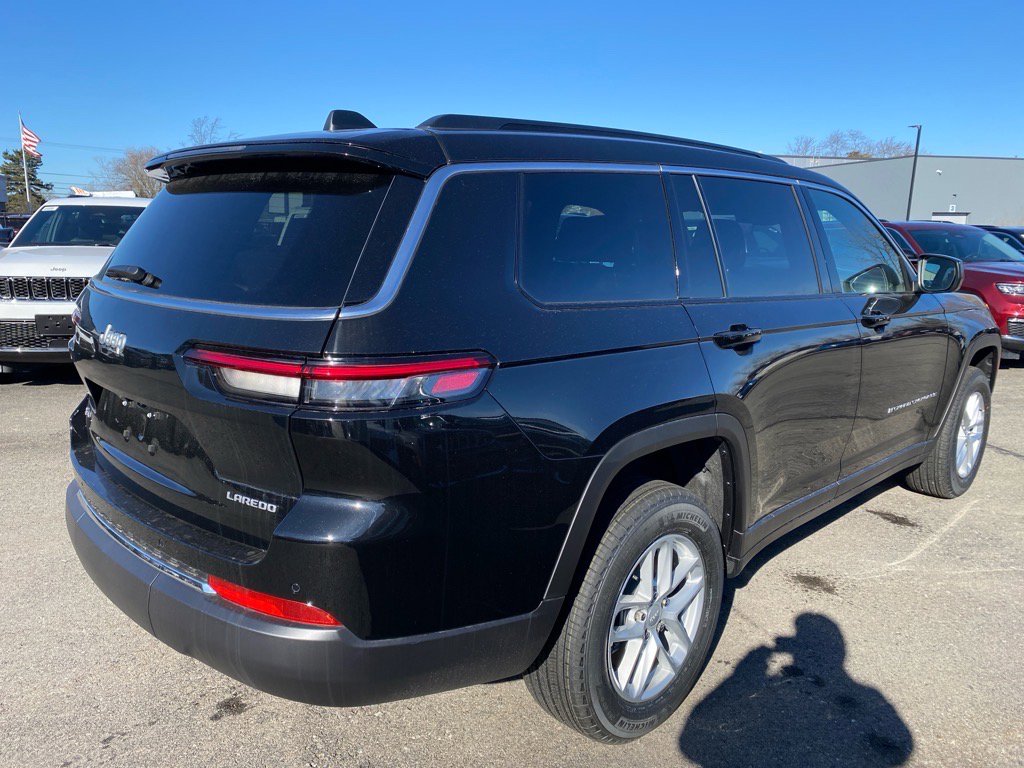 2025 Jeep Grand Cherokee Laredo X photo 4
