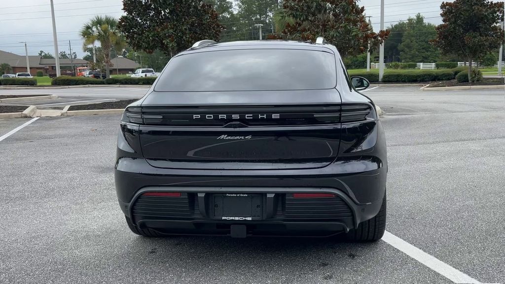 2024 Porsche Macan Electric 4 photo 7