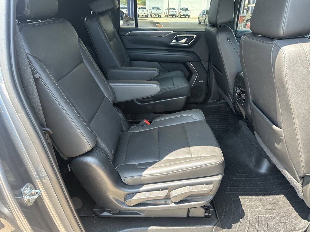 2022 Chevrolet Suburban Z71 photo 9