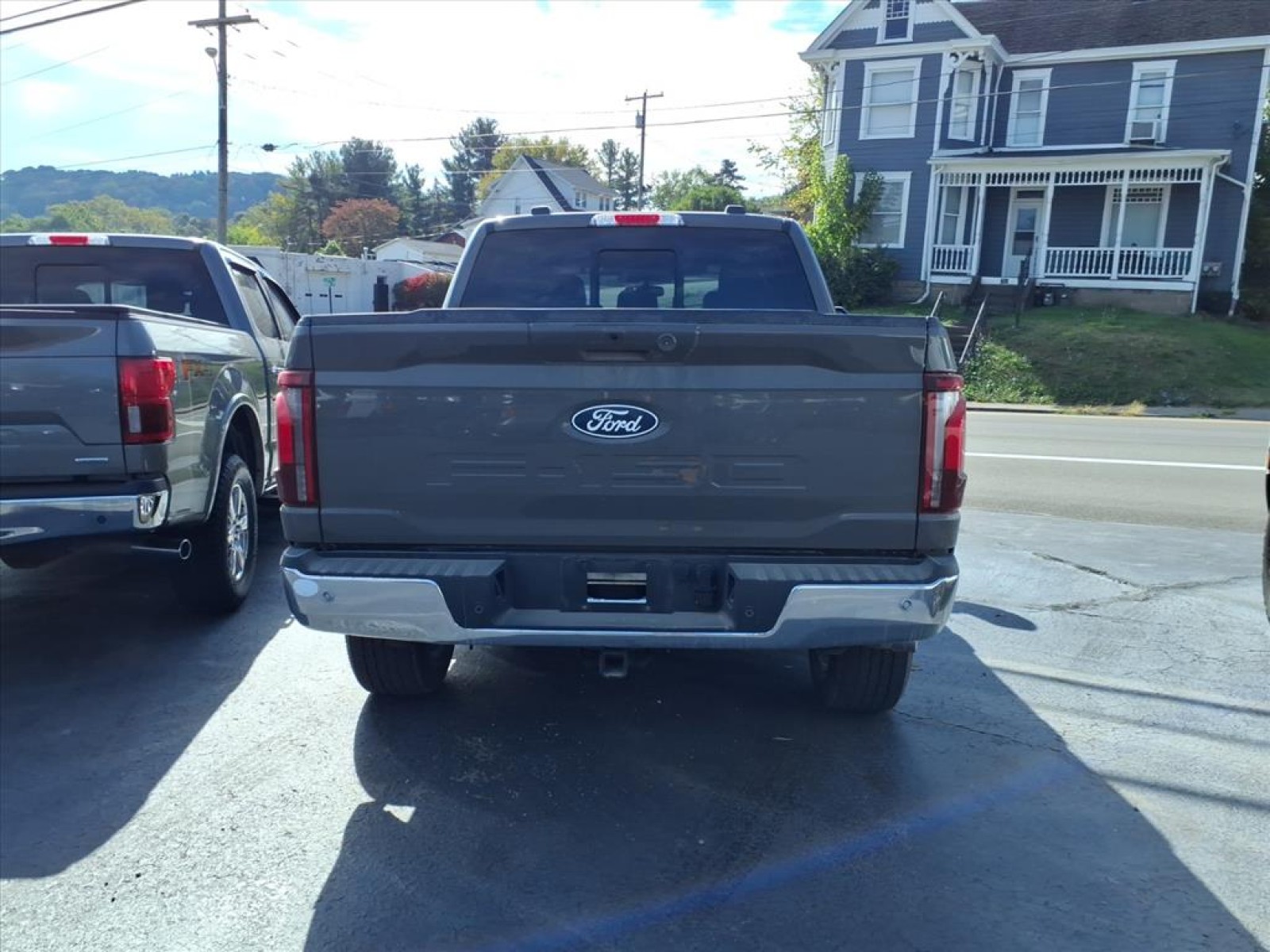 2025 Ford F-150 Lariat photo 3