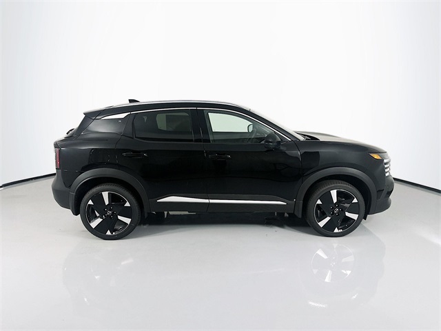 2025 Nissan Kicks SR photo 3