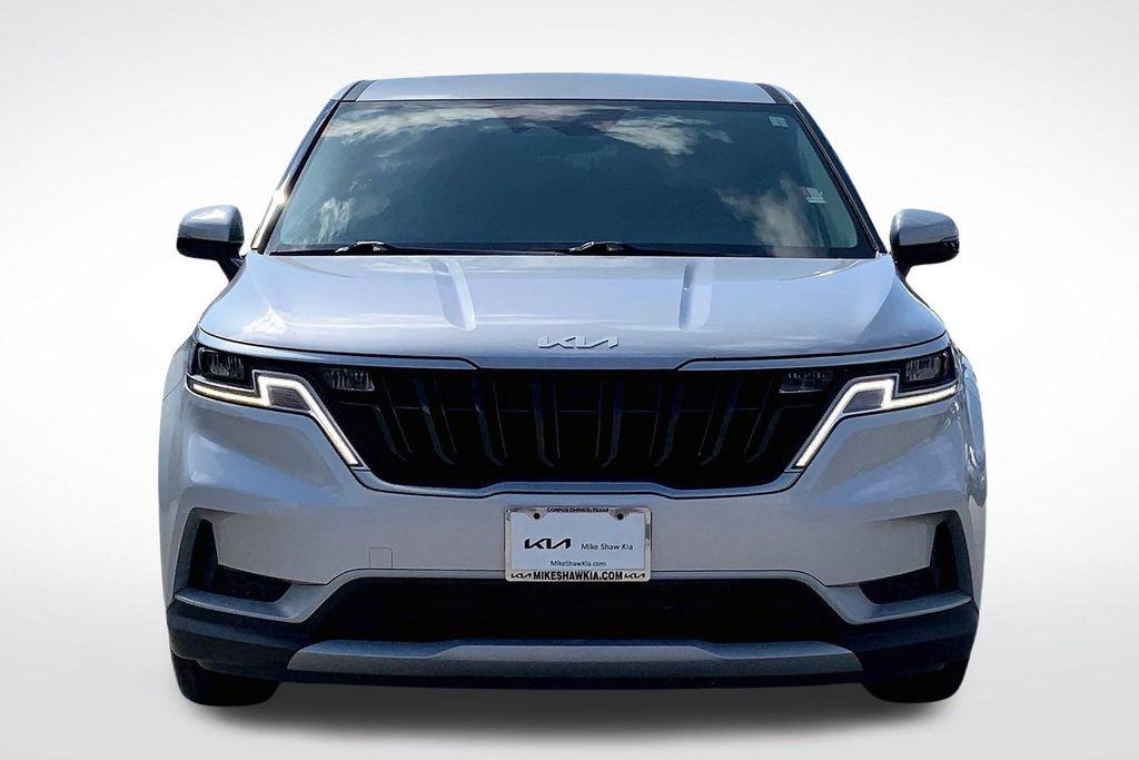 2023 Kia Carnival LX photo 3