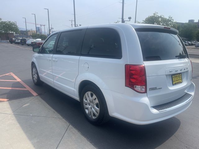 2016 Dodge Grand Caravan SE photo 3