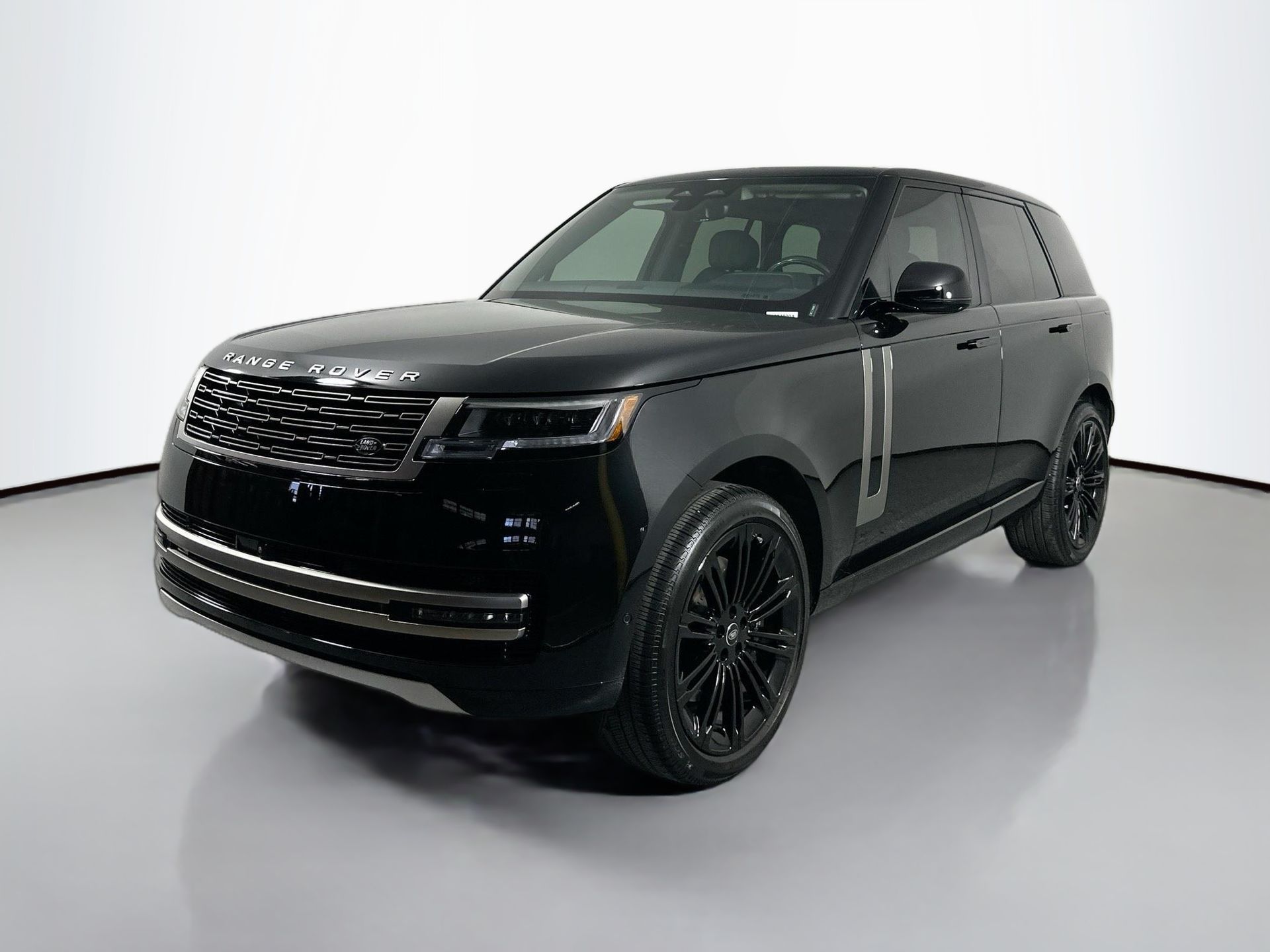 2025 Land Rover Range Rover SE's photo