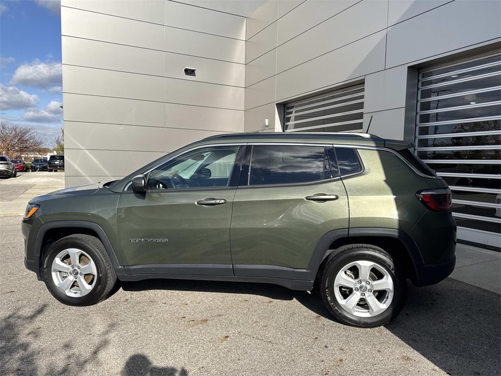 2019 Jeep Compass Latitude photo 3