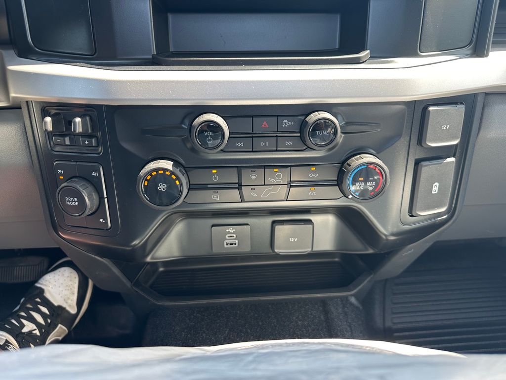 2025 Ford F-600 photo 10