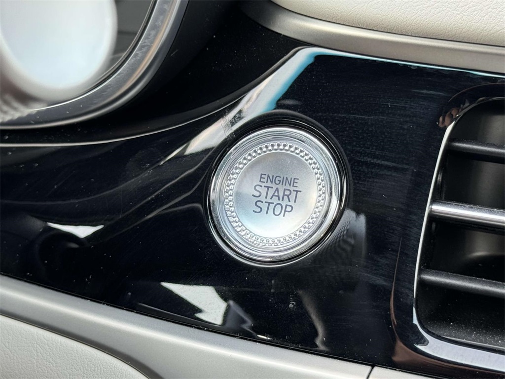 2025 Genesis G70 2.5T photo 20