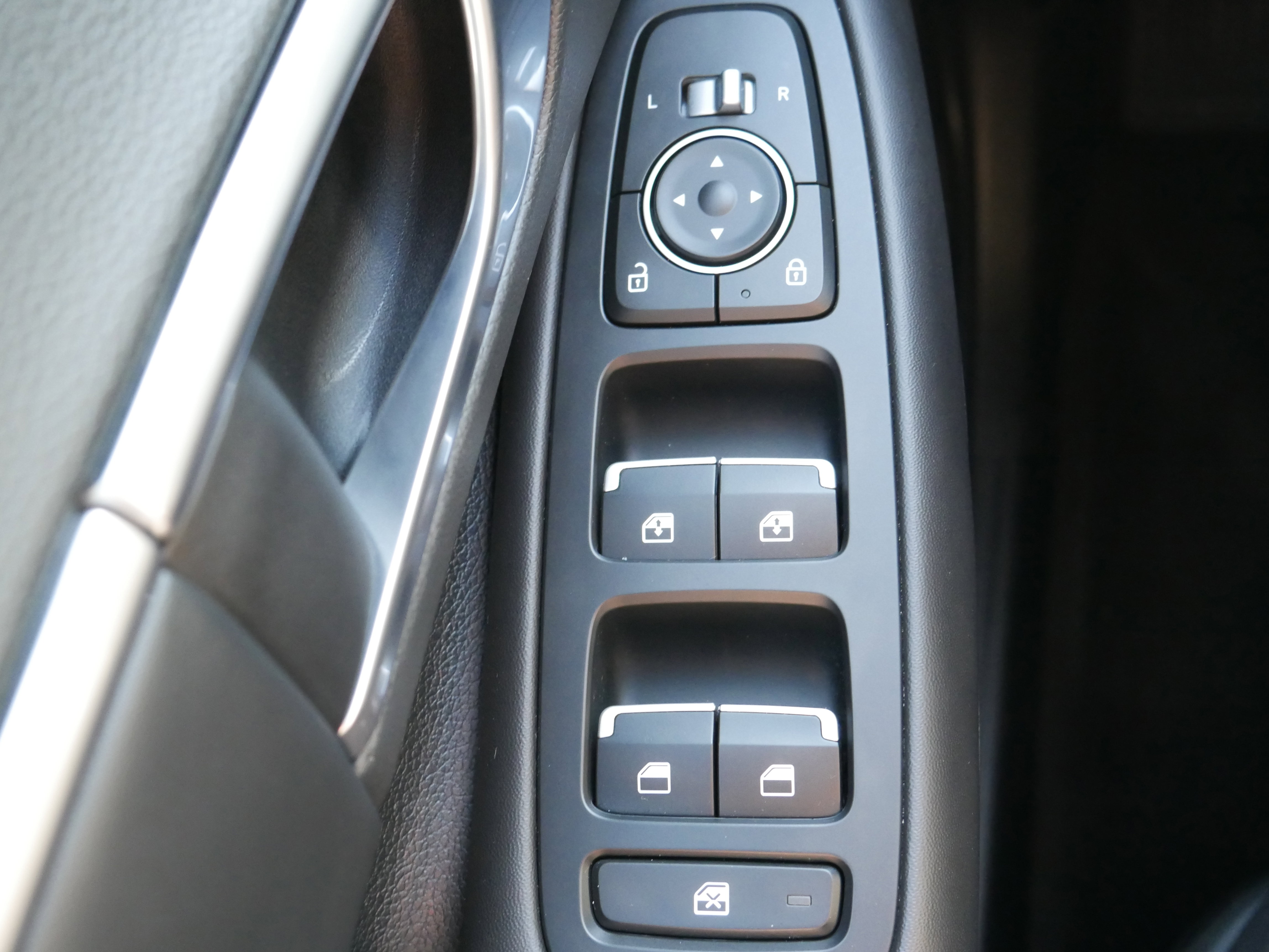 2022 Hyundai Sonata Hybrid SEL photo 9