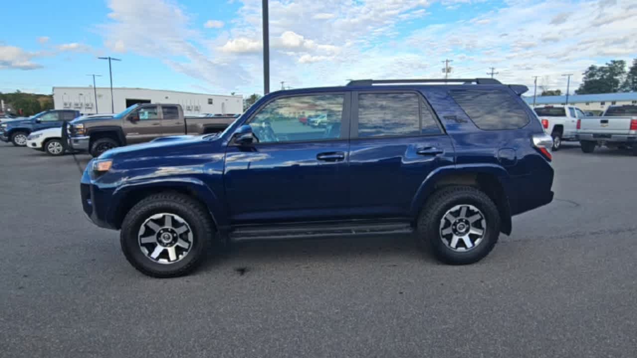 2022 Toyota 4Runner TRD Premium photo 2