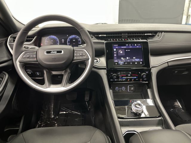 2024 Jeep Grand Cherokee Laredo photo 4