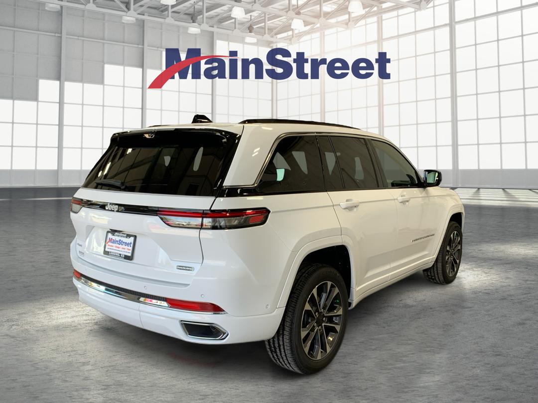 2025 Jeep Grand Cherokee Overland photo 4