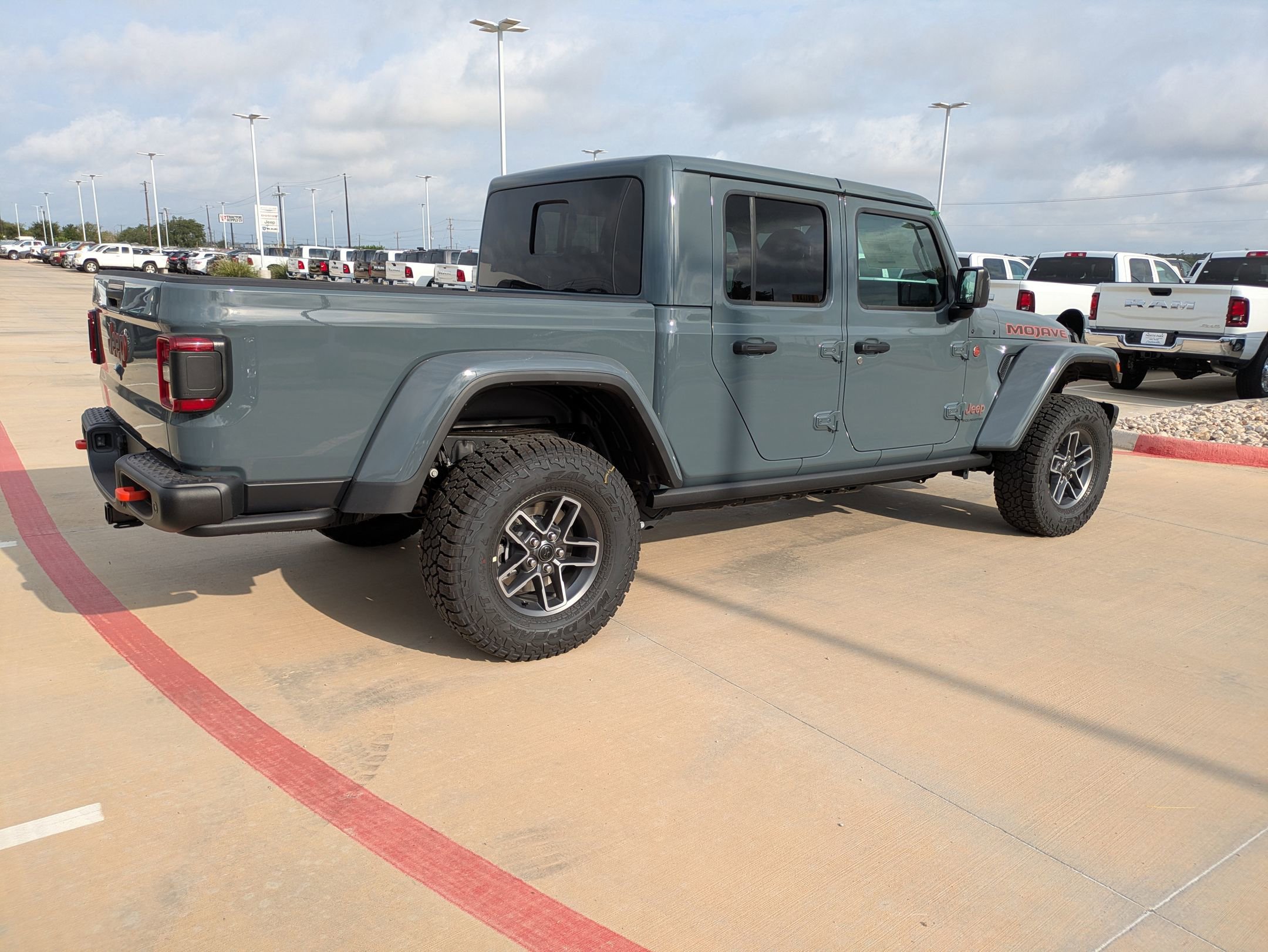 2025 Jeep Gladiator Mojave photo 2
