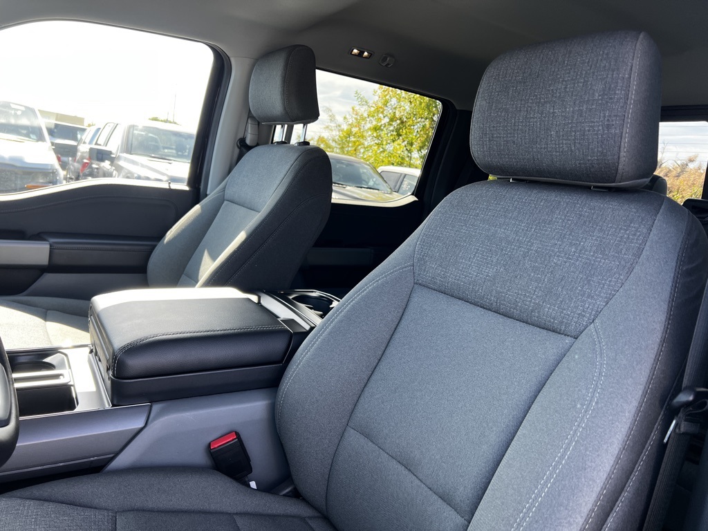 2025 Ford F-150 XLT photo 4