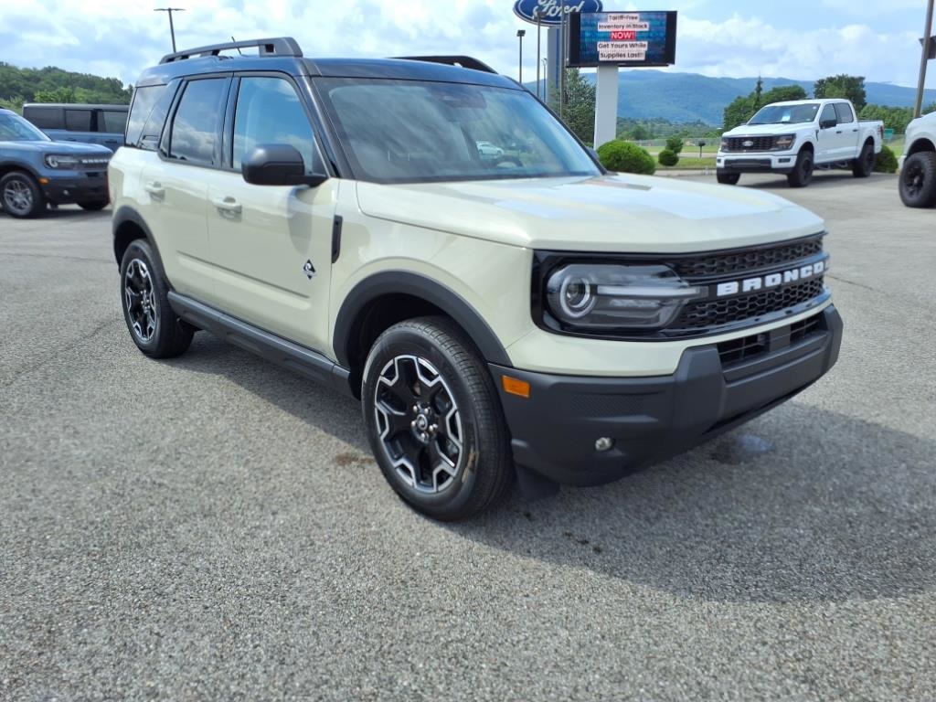 2025 Ford Bronco Sport Outer Banks photo 7