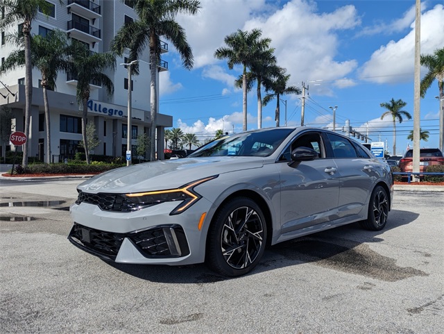 2025 Kia K5 GT-Line photo 4
