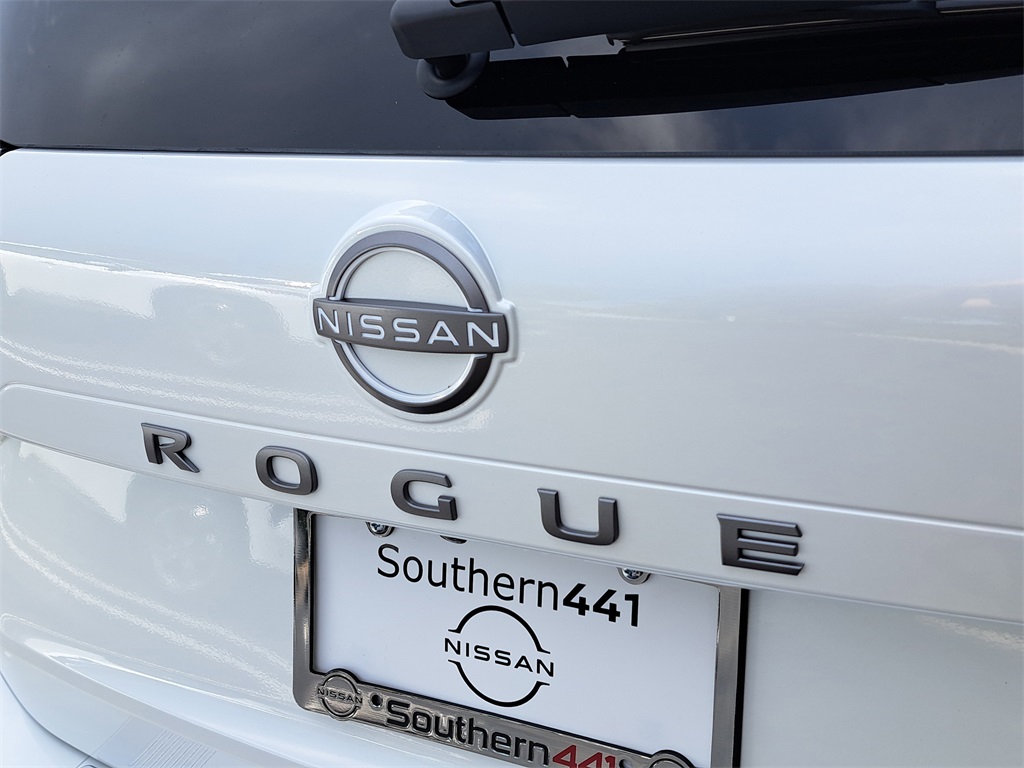 2026 Nissan Rogue SV photo 9