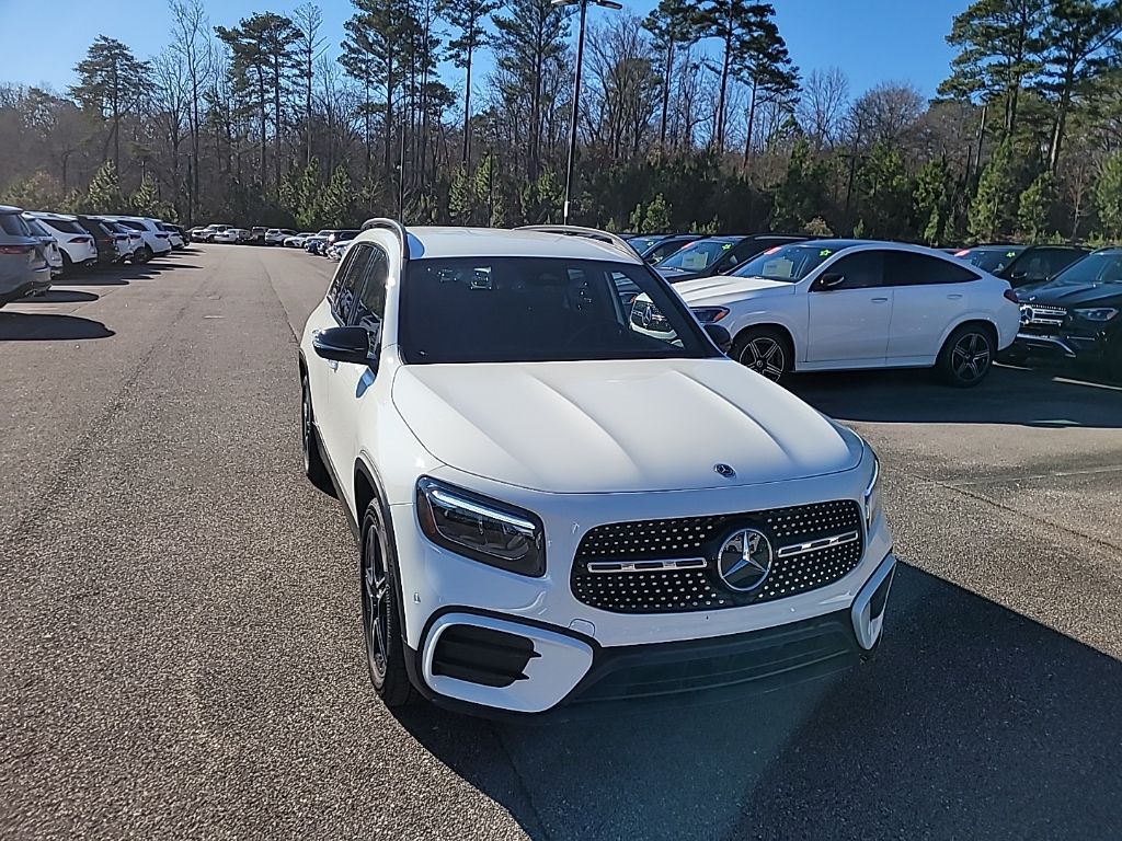 2025 Mercedes-Benz GLB Base's photo