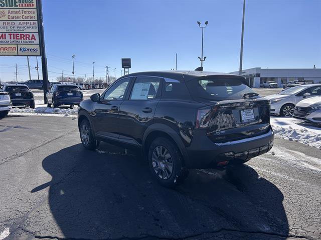 2025 Nissan Kicks SV photo 2