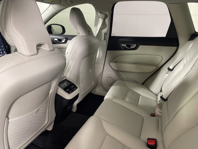 2026 Volvo XC60 photo 31