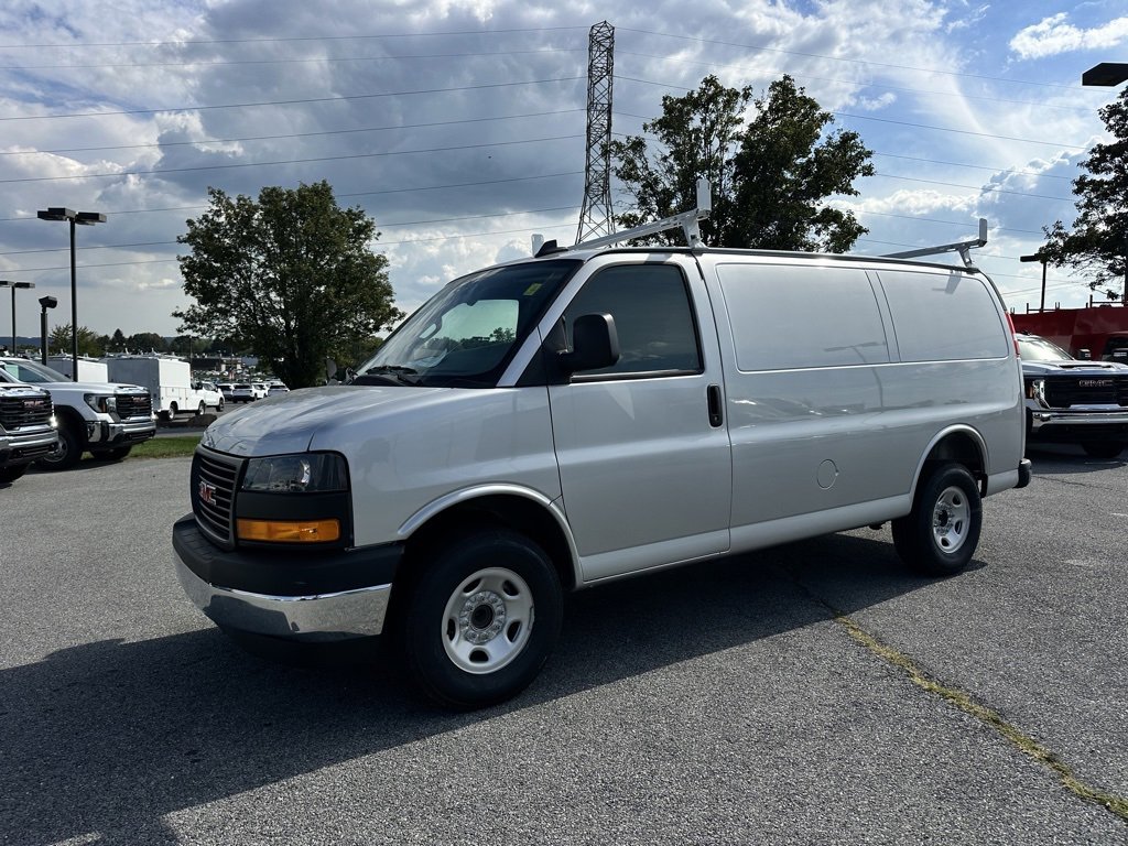 2025 Gmc Savana Cargo 2500 photo 2