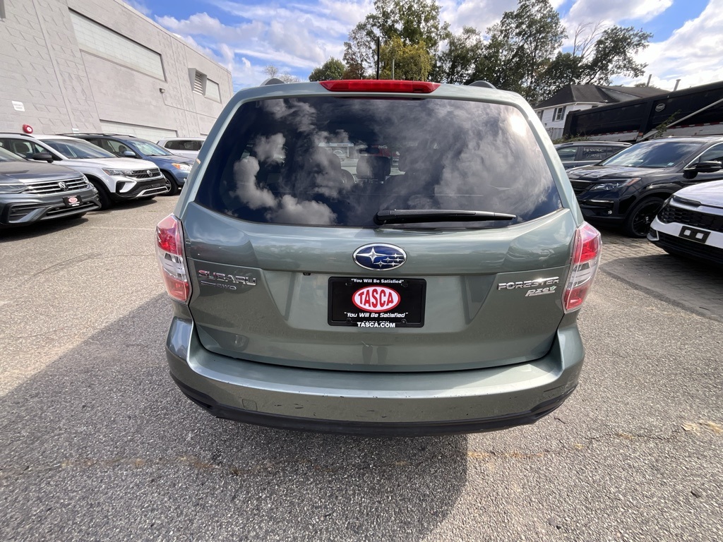 2015 Subaru Forester 2.5i Premium photo 4
