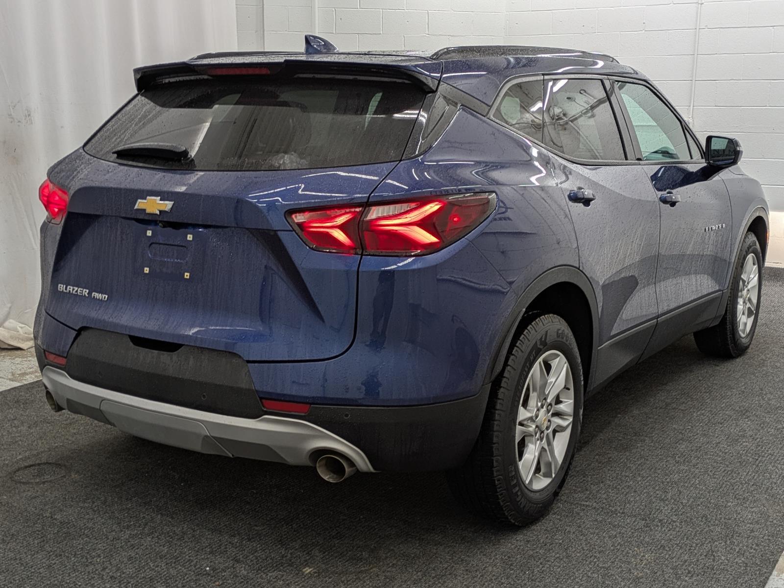 2022 Chevrolet Blazer 2LT photo 2