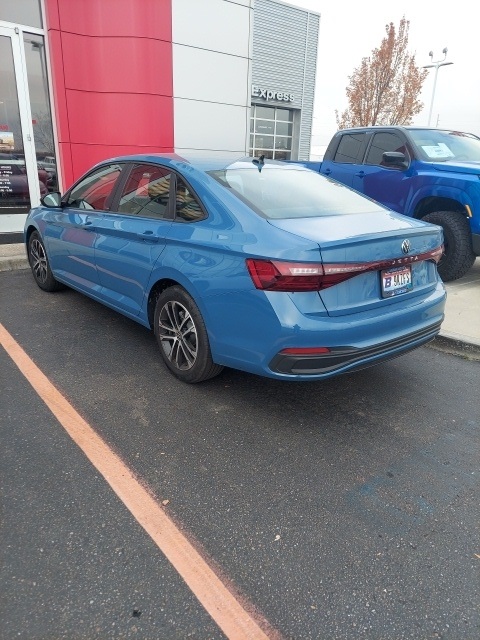 2025 Volkswagen Jetta 1.5T Sport photo 2