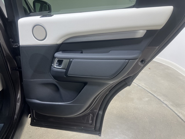 2025 Land Rover Discovery SE photo 25