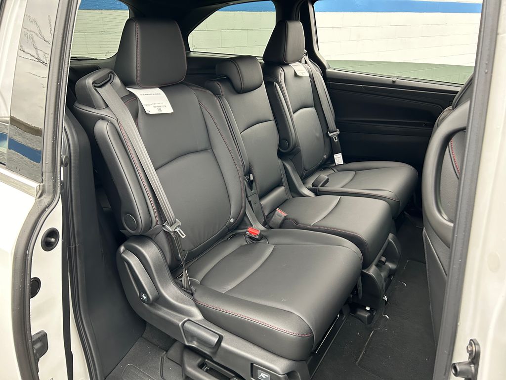 2026 Honda Odyssey photo 24