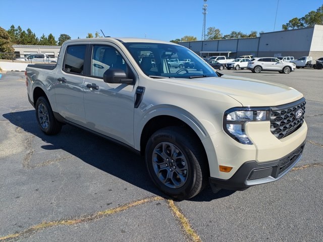 2025 Ford Maverick XLT photo 2