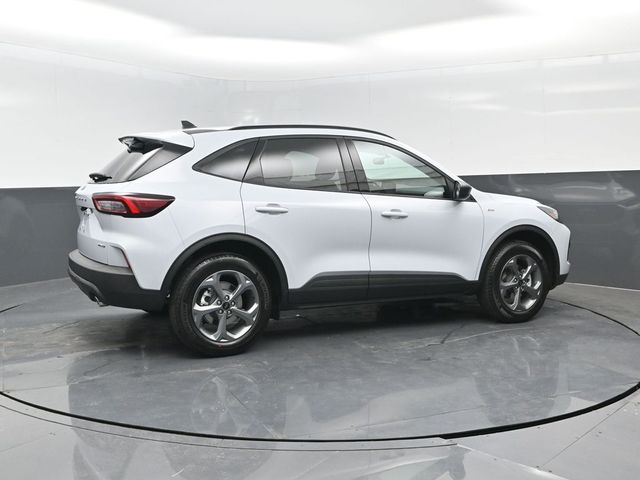 2026 Ford Escape ST-Line photo 3