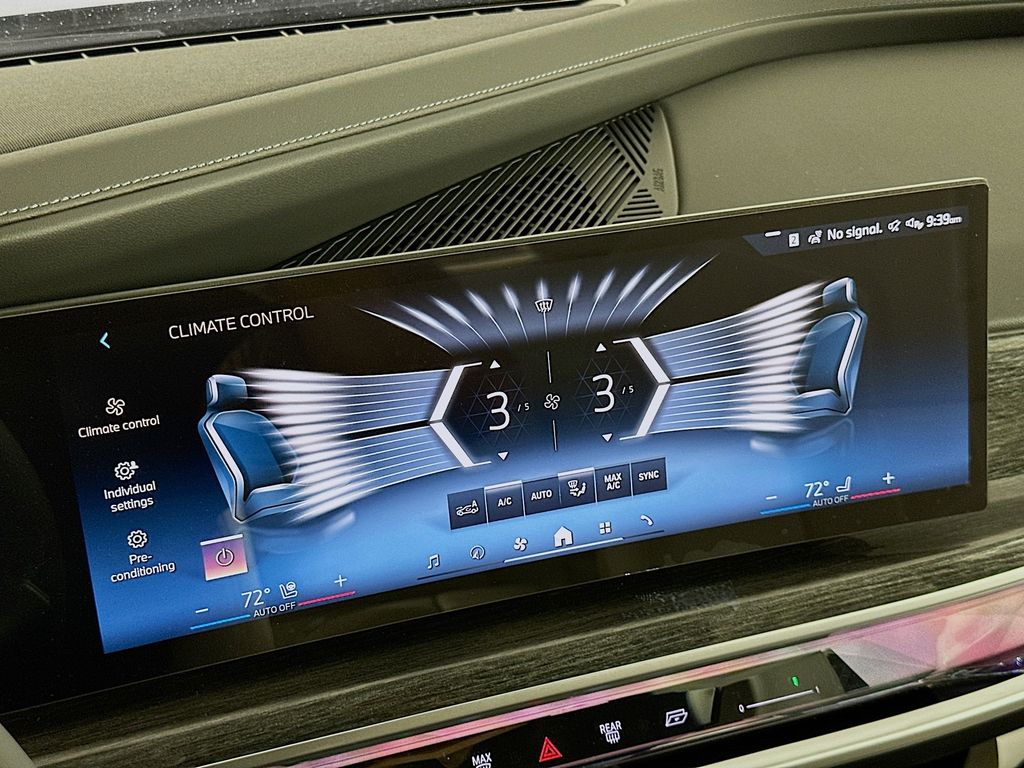 2026 Bmw 750e photo 14