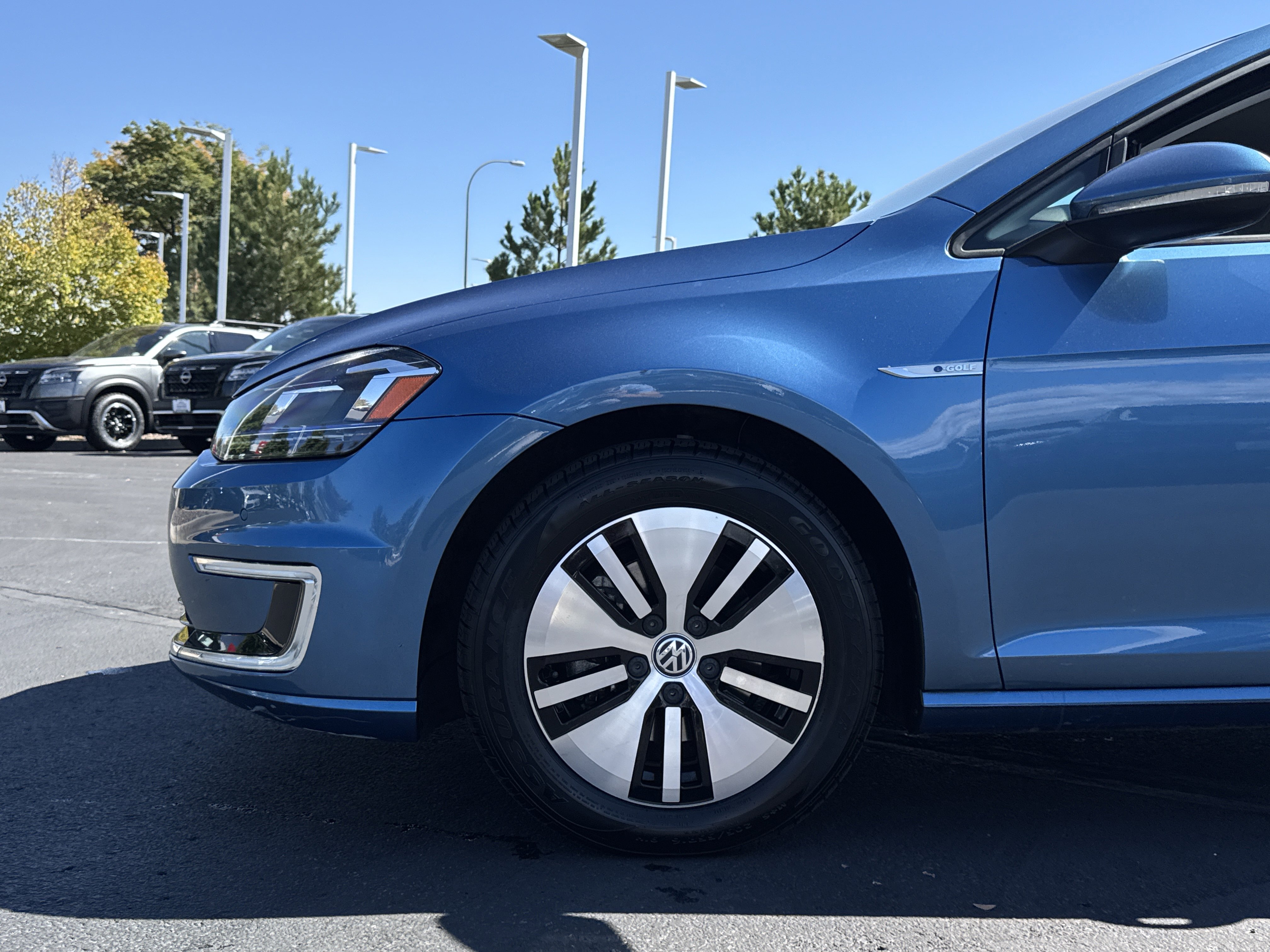 2016 Volkswagen e-Golf SEL Premium photo 3