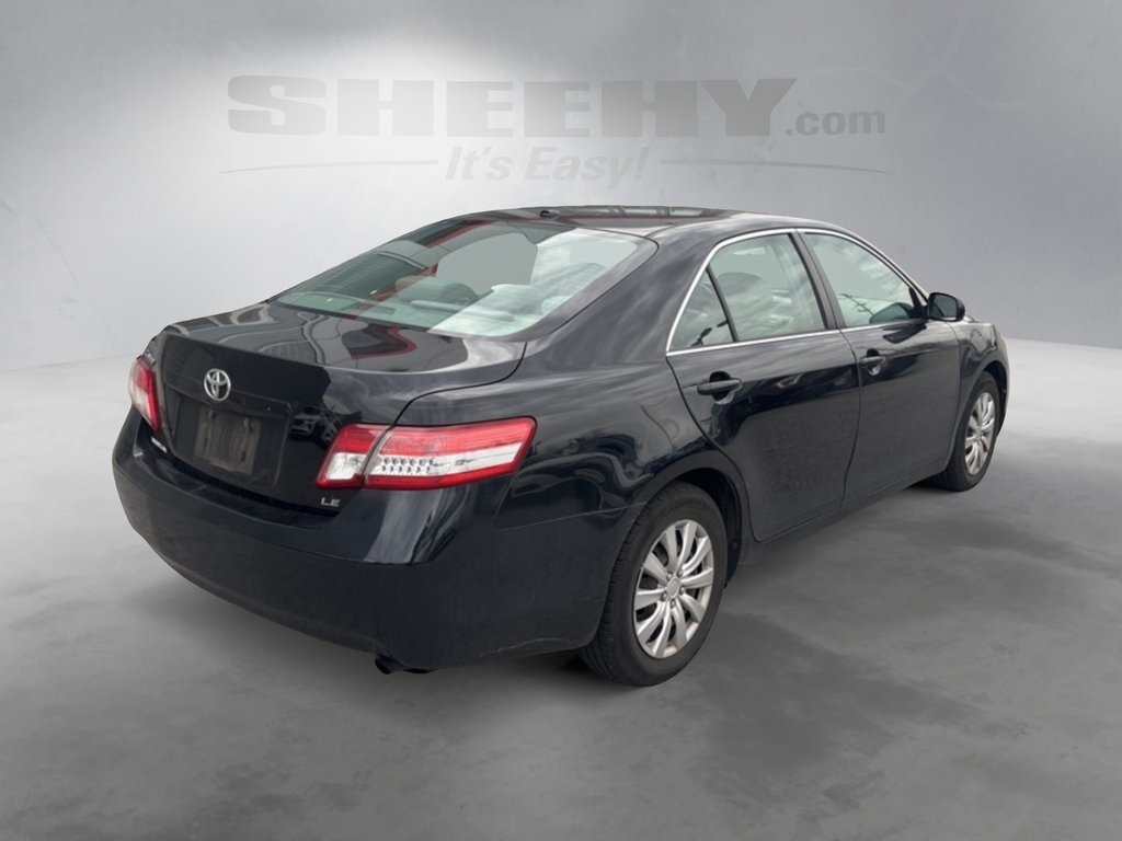 2011 Toyota Camry SE photo 4