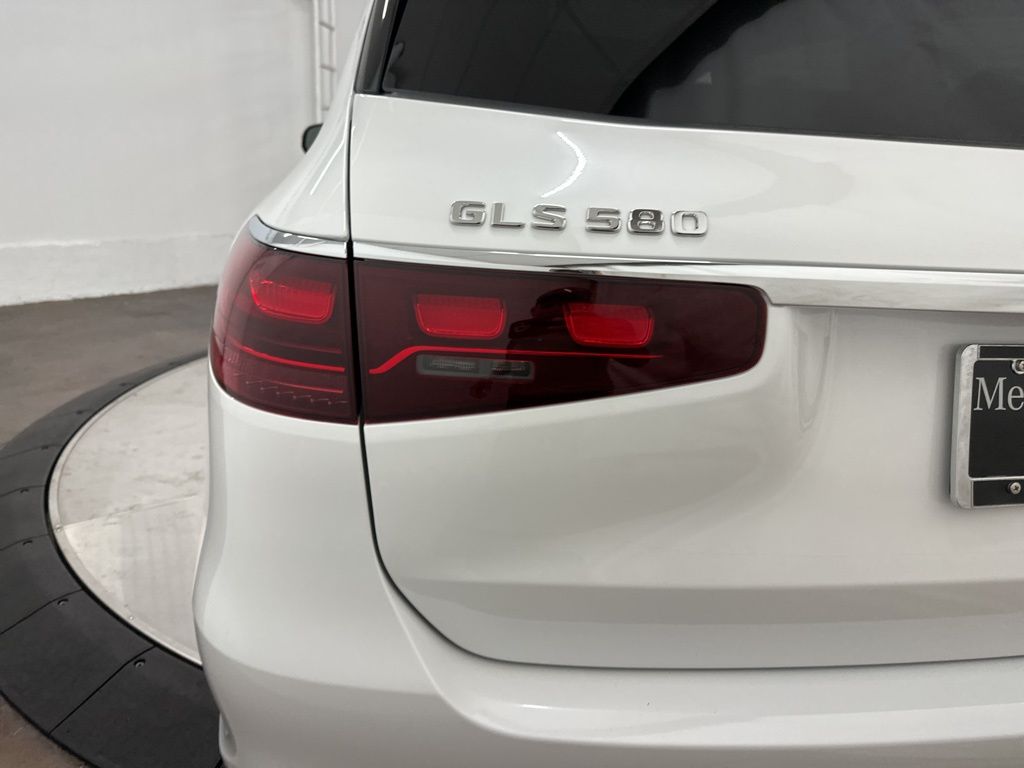 2026 Mercedes Benz GLS 580 4MATIC photo 28