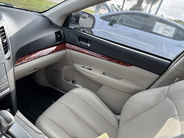 2011 Subaru Legacy 3.6R photo 4