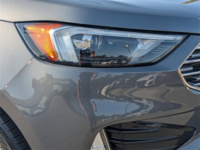 2022 Ford Edge Titanium photo 9