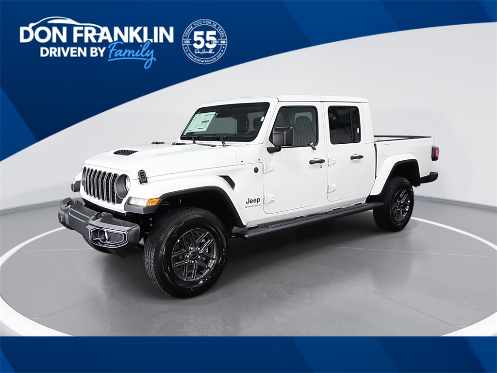 2026 Jeep Gladiator Sport S's photo