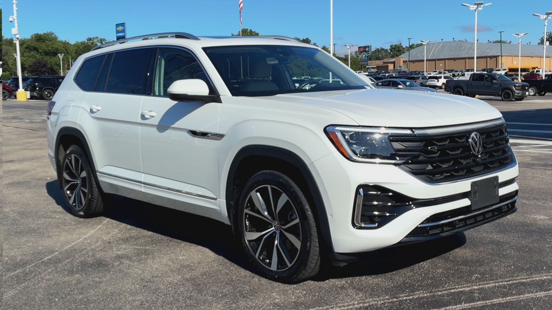2024 Volkswagen Atlas SEL Premium R-Line photo 8