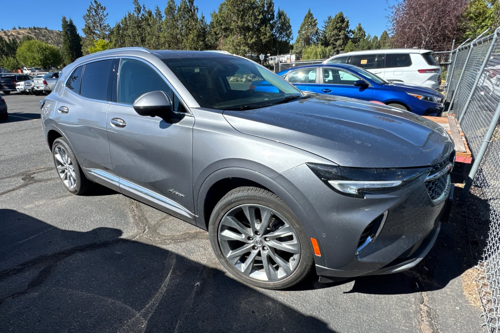 2022 Buick Envision Avenir photo 2