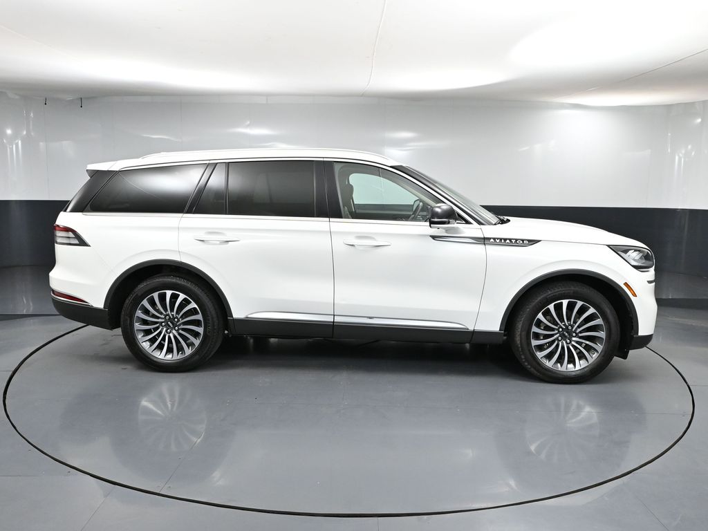 2022 Lincoln Aviator Reserve photo 3