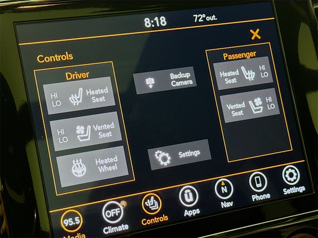 2021 Jeep Grand Cherokee Anniversary Edition photo 19