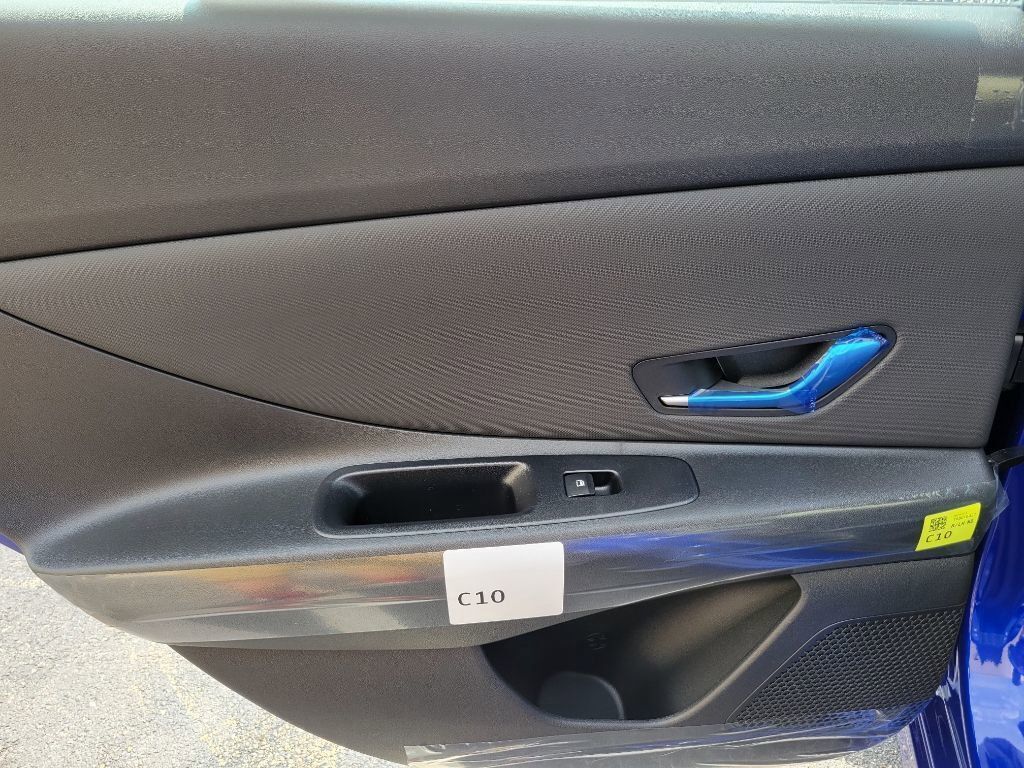 2024 Hyundai Elantra Limited photo 24