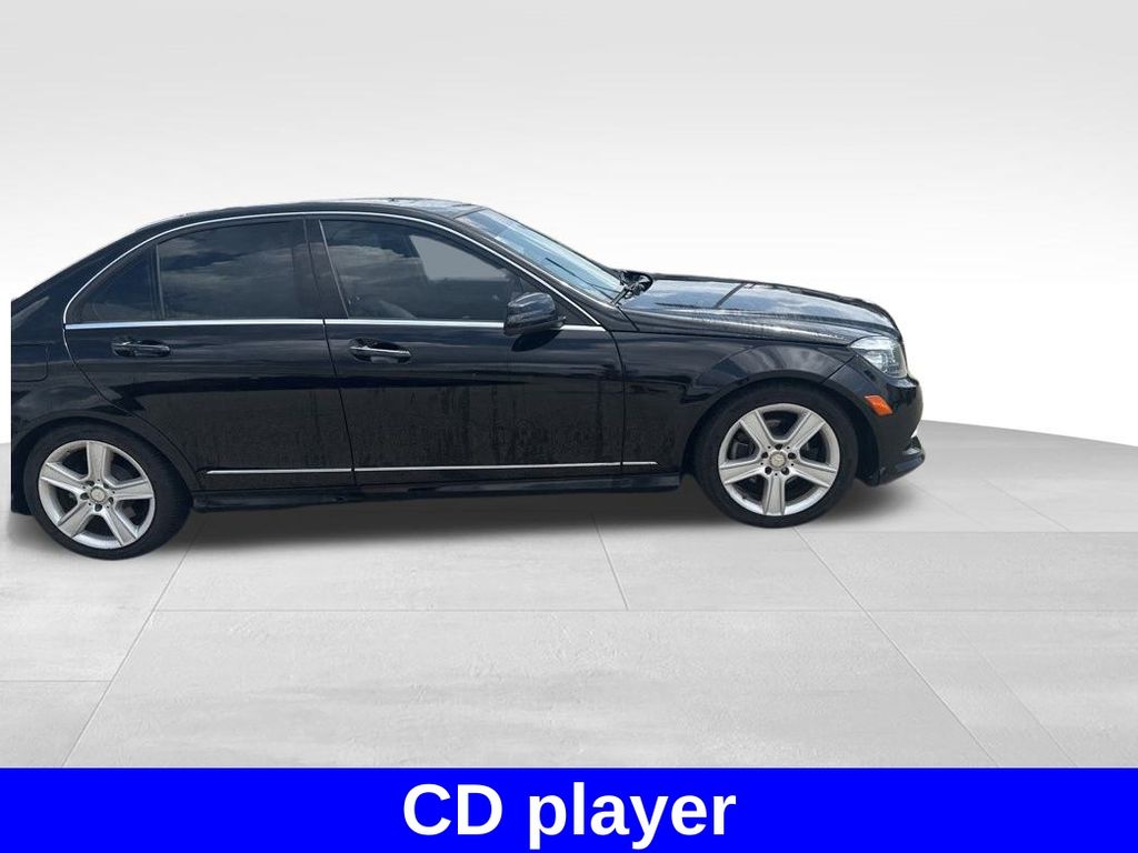 2011 Mercedes Benz C 300 photo 2
