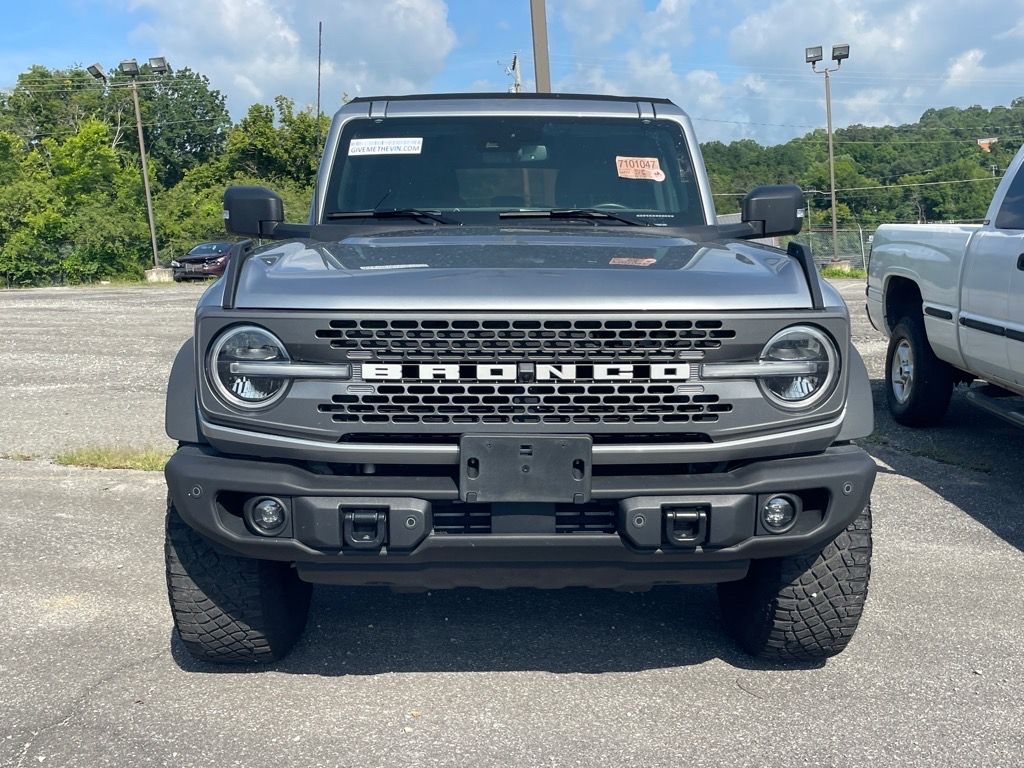 2023 Ford Bronco Badlands photo 2