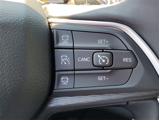 2025 Jeep Grand Cherokee Laredo Altitude photo 18