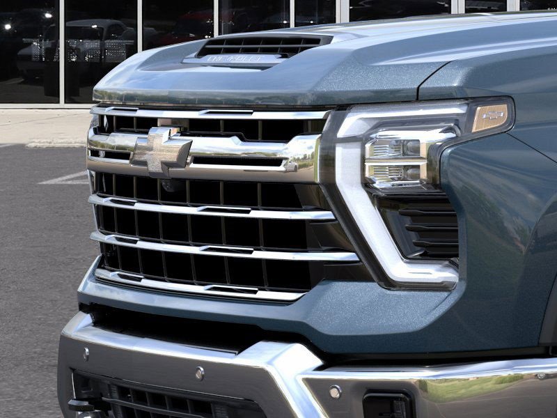 2025 Chevrolet Silverado LTZ photo 13